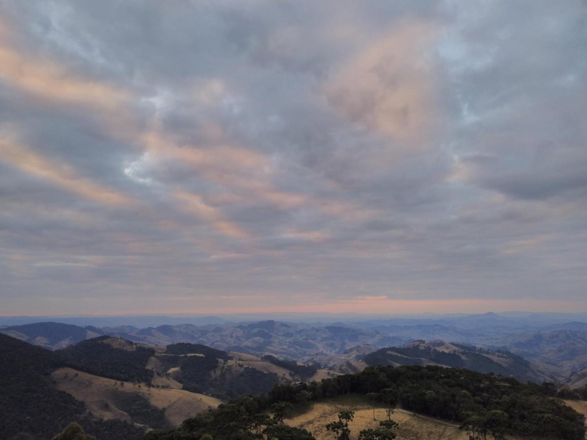 Chales Por Do Sol Гонсалвис Номер фото